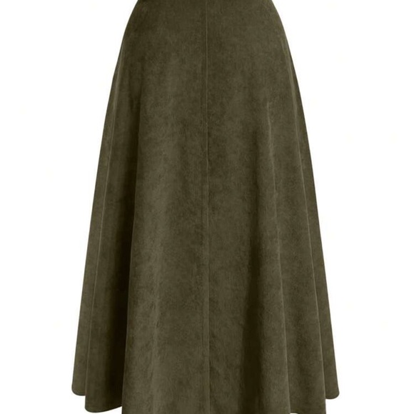 Plus size button through skirt - Picture 14 of 15